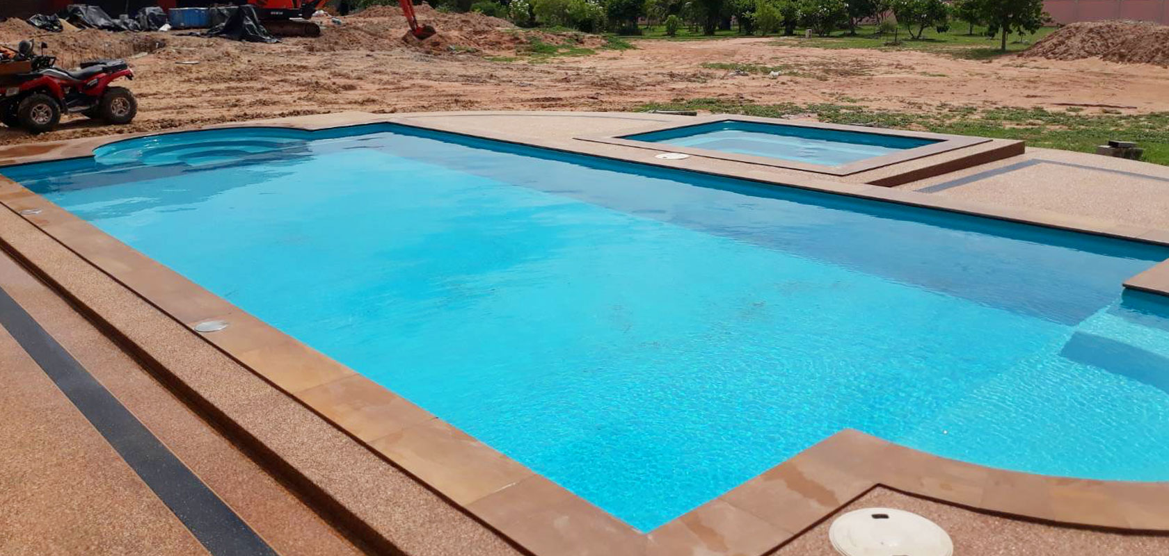 <h1>BUILT TO LAST</h1><p>Most Fibreglass Pools come with 30 Year structural guarantee or longer</p>